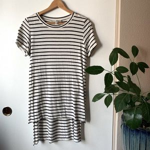 High-low split-side Tee